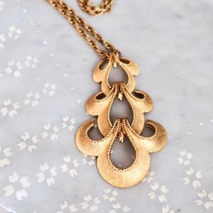 Vintage pendant necklace